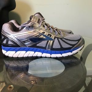 Brooks beast running shoe size 12